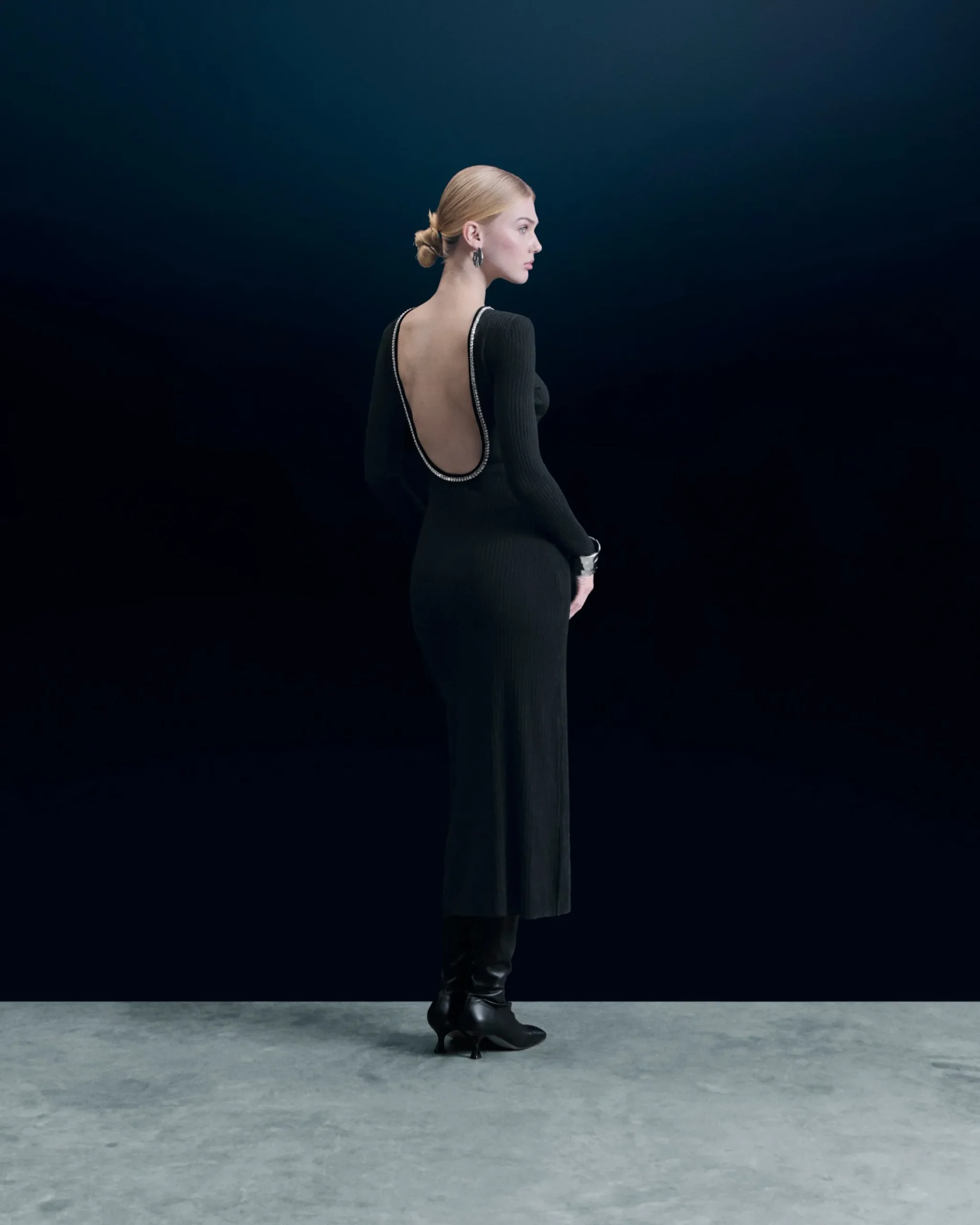 FROM FUTURE Vestito Lungo Maniche lunghe Nero Hot