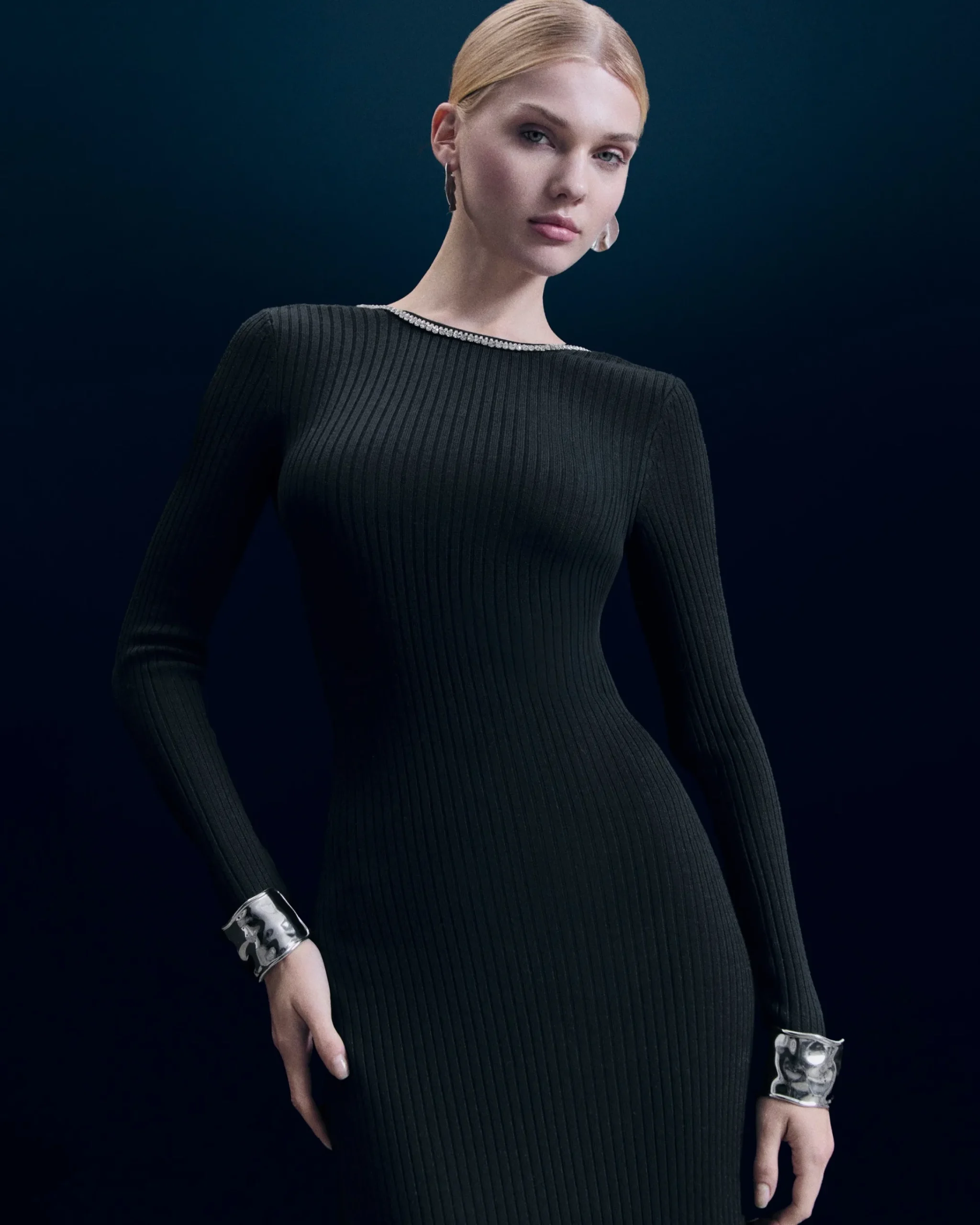 FROM FUTURE Vestito Lungo Maniche lunghe Nero Hot